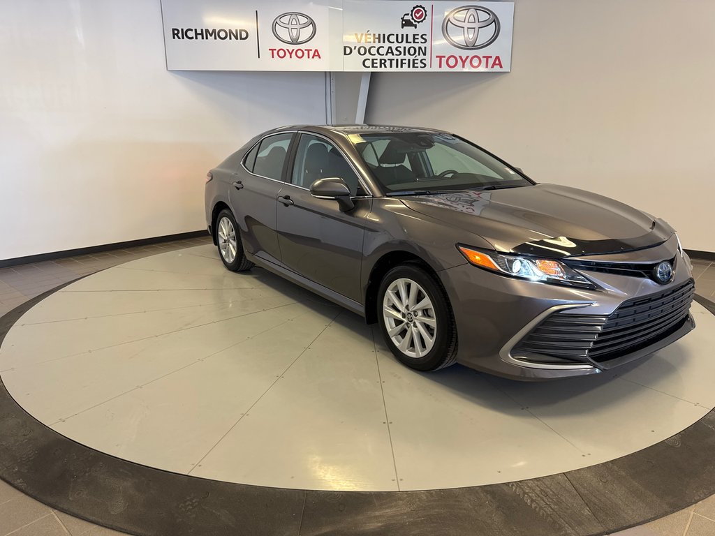 Toyota Camry Hybrid LE *TRÈS BEAU VÉHICULE* 2023 à Richmond, Québec - 12 - w1024h768px