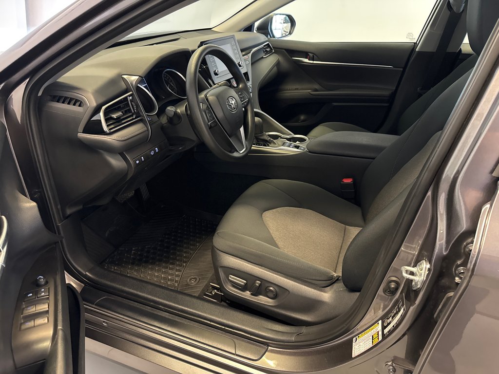 Toyota Camry Hybrid LE *TRÈS BEAU VÉHICULE* 2023 à Richmond, Québec - 15 - w1024h768px