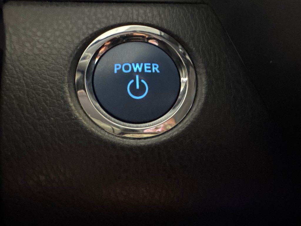 Toyota Camry Hybrid LE *TRÈS BEAU VÉHICULE* 2023 à Richmond, Québec - 28 - w1024h768px
