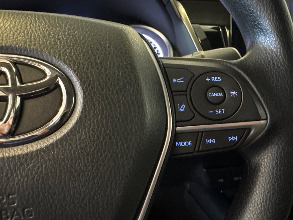 Toyota Camry Hybrid LE *TRÈS BEAU VÉHICULE* 2023 à Richmond, Québec - 30 - w1024h768px