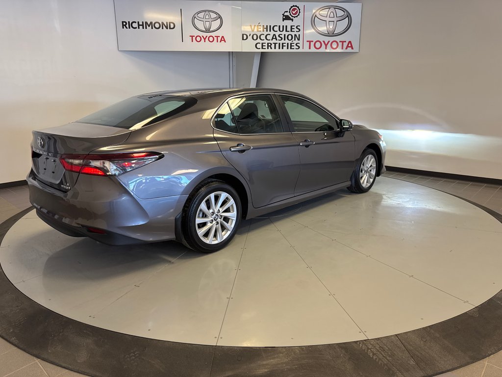 Toyota Camry Hybrid LE *TRÈS BEAU VÉHICULE* 2023 à Richmond, Québec - 9 - w1024h768px