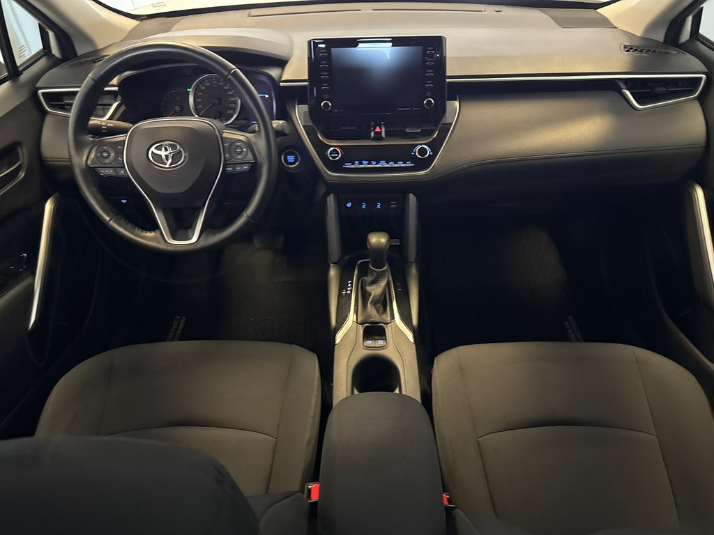 Toyota COROLLA CROSS LE AWD *MAGS + TOIT OUVRANT* 2022 à Richmond, Québec - 14 - w1024h768px