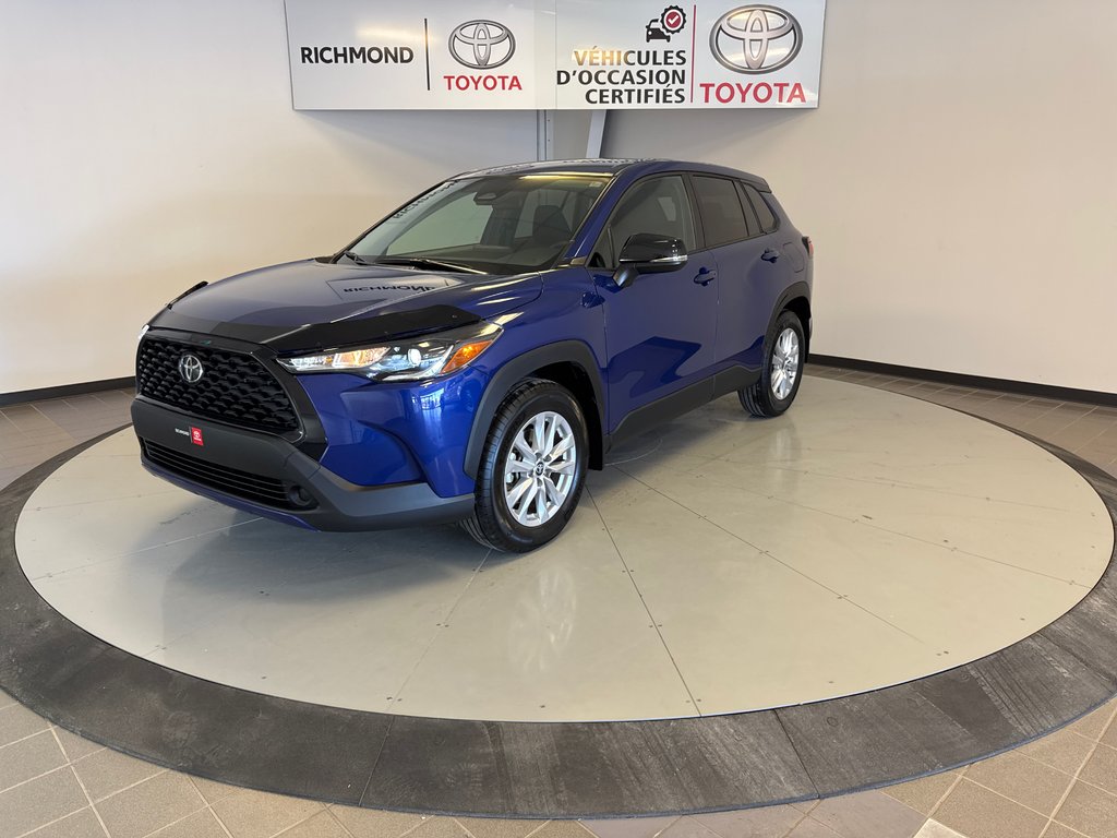 Toyota COROLLA CROSS LE FWD *DÉMONSTRATEUR* 2025 à Richmond, Québec - 2 - w1024h768px