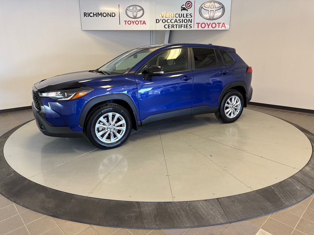 Toyota COROLLA CROSS LE FWD *DÉMONSTRATEUR* 2025 à Richmond, Québec - 3 - w1024h768px