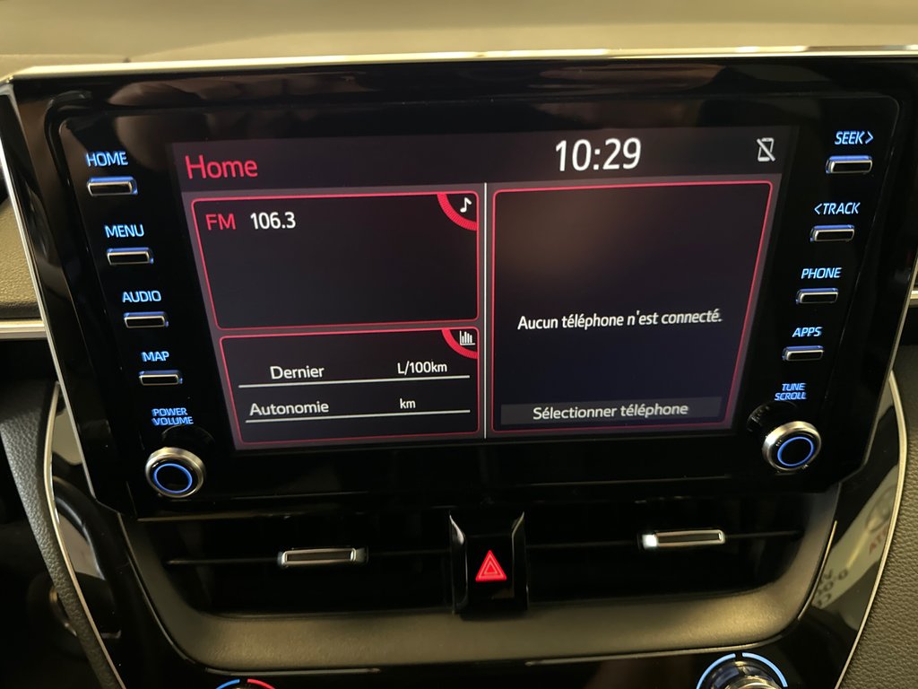 2019  Corolla Hatchback SE AUTOMATIQUE + BAS KILOMÉTRAGE in Richmond, Quebec - 26 - w1024h768px