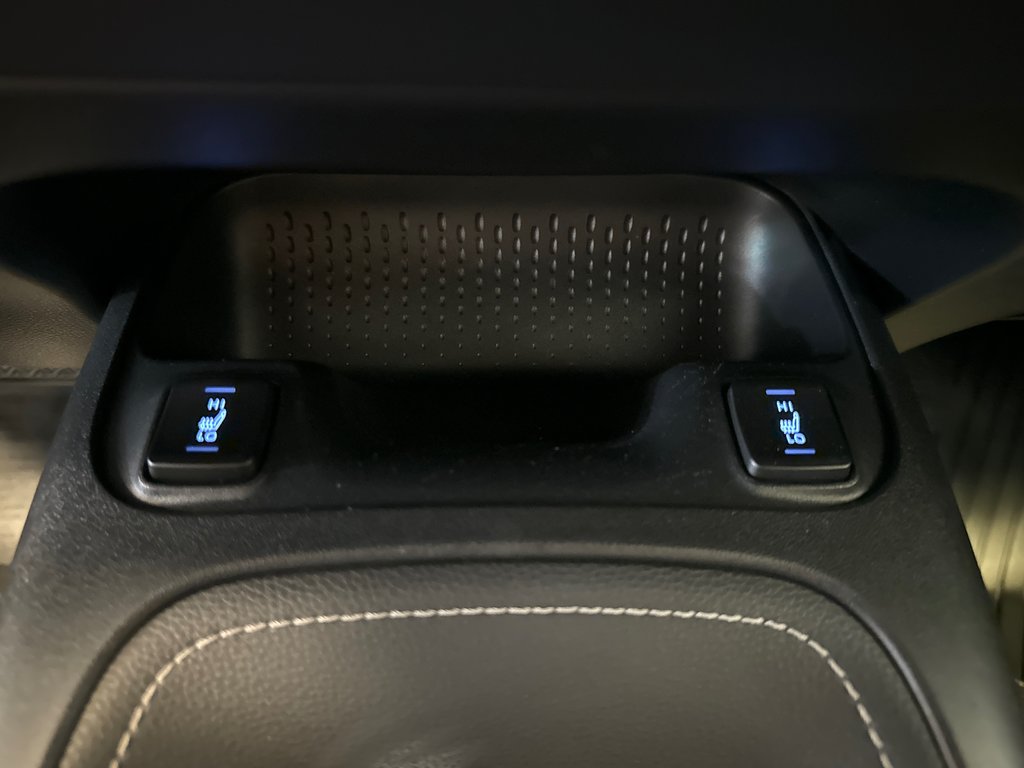 2019  Corolla Hatchback SE AUTOMATIQUE + BAS KILOMÉTRAGE in Richmond, Quebec - 29 - w1024h768px