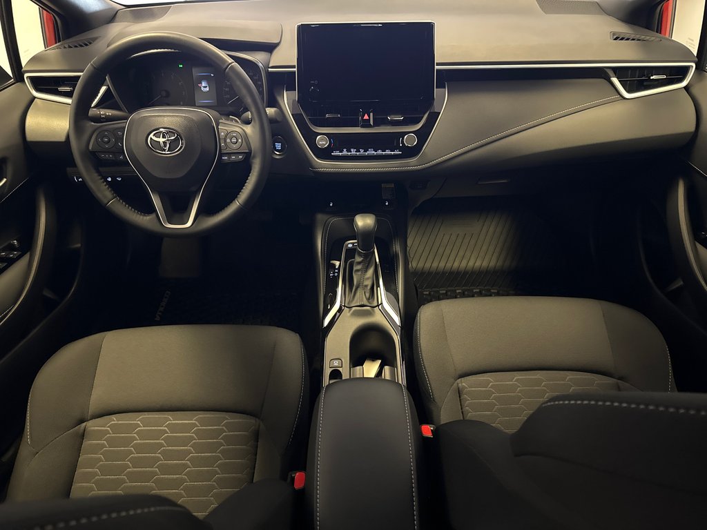 Toyota Corolla Hatchback SE AMÉLIORÉ *BAS KILOMÉTRAGE* 2025 à Richmond, Québec - 15 - w1024h768px