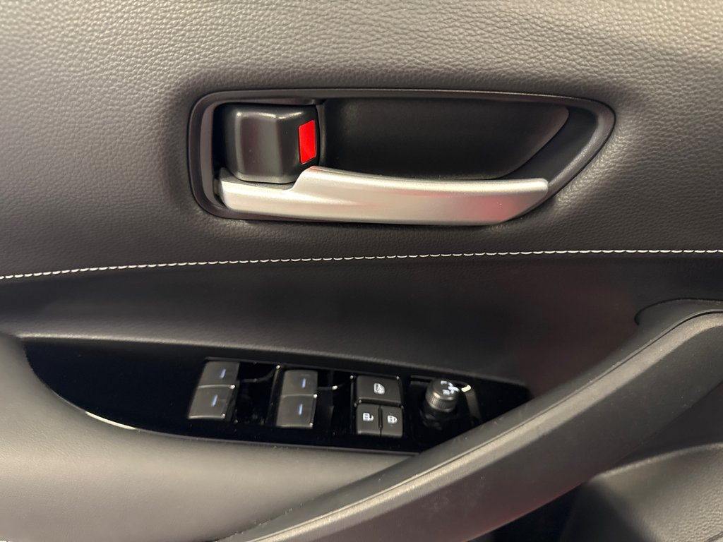 Toyota Corolla Hatchback SE AMÉLIORÉ *BAS KILOMÉTRAGE* 2025 à Richmond, Québec - 32 - w1024h768px