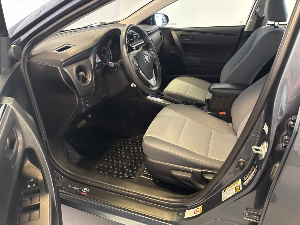 Toyota Corolla CE *TRÈS BEAU VÉHICULE* 2017 à Richmond, Québec - 15 - w1024h768px