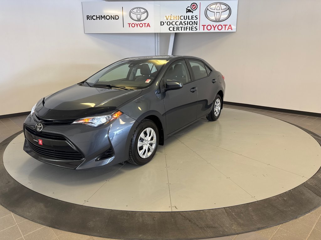 Toyota Corolla CE *TRÈS BEAU VÉHICULE* 2017 à Richmond, Québec - 2 - w1024h768px