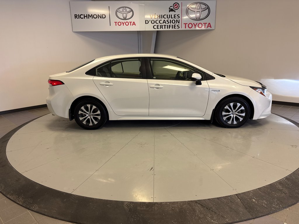 Toyota Corolla LE Hybrid AMÉLIORÉ 2021 à Richmond, Québec - 11 - w1024h768px