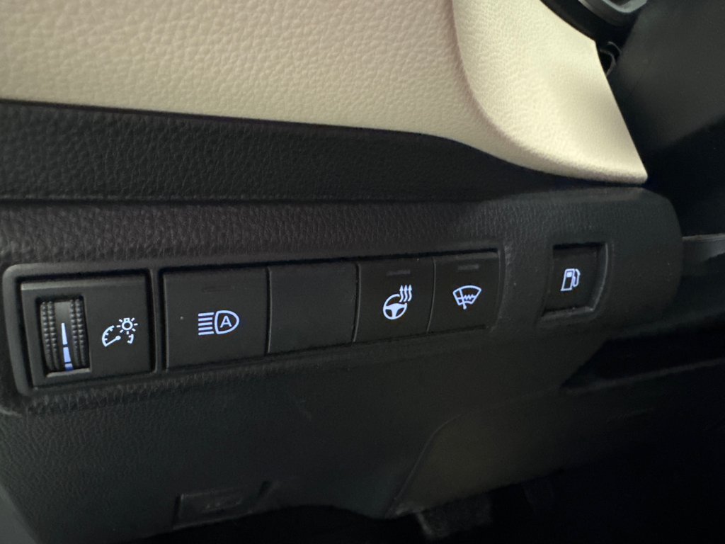 Toyota Corolla LE Hybrid AMÉLIORÉ 2021 à Richmond, Québec - 32 - w1024h768px