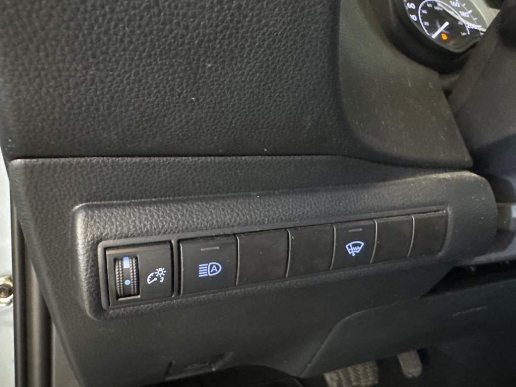 Toyota Corolla LE 2022 à Richmond, Québec - 30 - w1024h768px