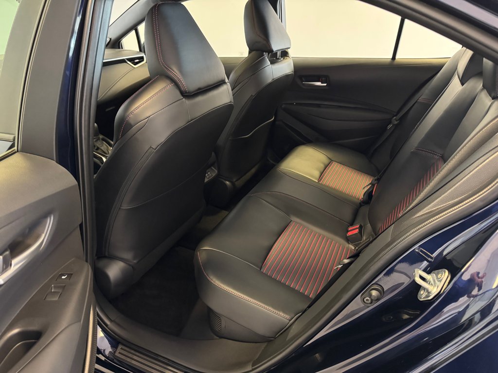 Toyota Corolla XSE HYBRIDE AWD *SEULEMENT 1,800 KM* 2025 à Richmond, Québec - 17 - w1024h768px