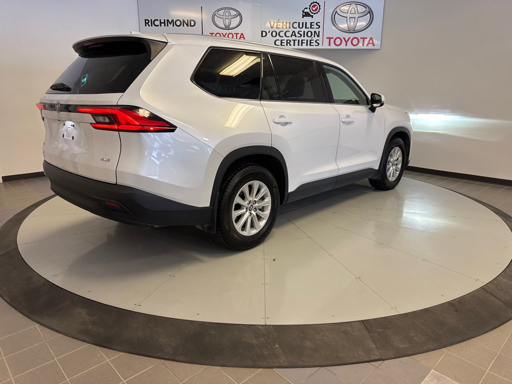 2024 Toyota Grand Highlander *TRÈS BEAU VÉHICULE* in Richmond, Quebec - 9 - w1024h768px