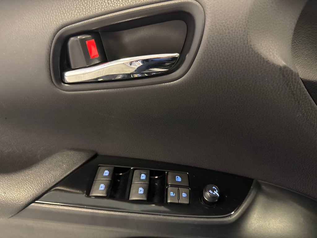 2018 Toyota PRIUS PRIME BASE in Richmond, Quebec - 33 - w1024h768px
