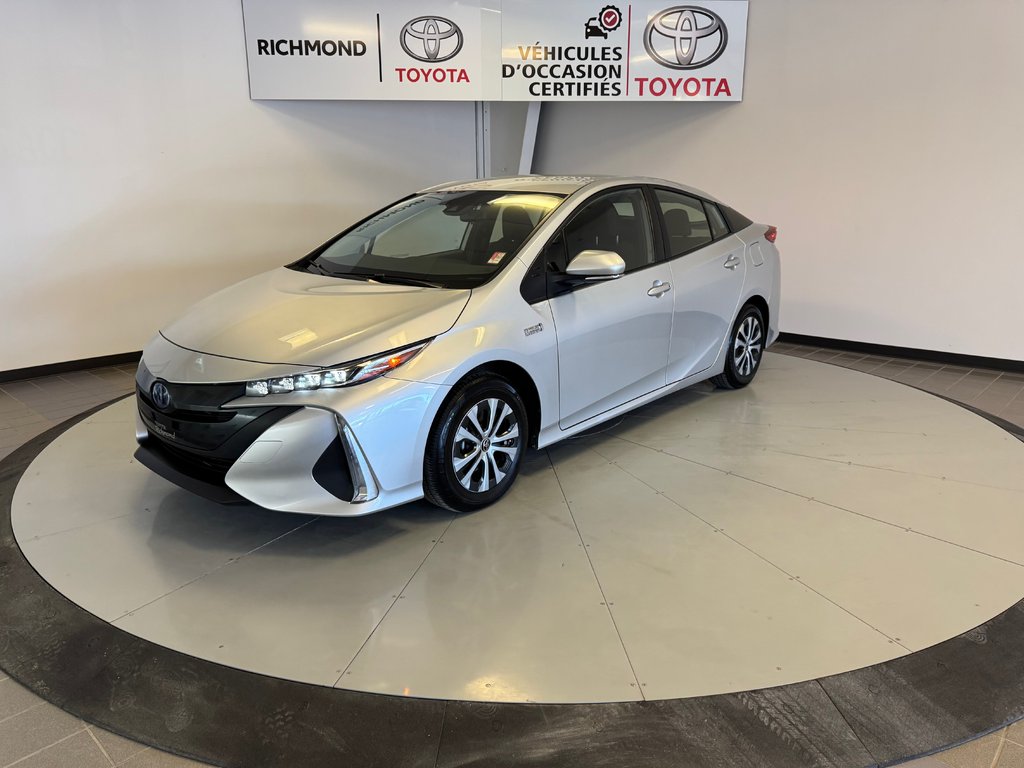Toyota PRIUS PRIME BASE *TRÈS BEAU VÉHICULE* 2021 à Richmond, Québec - 2 - w1024h768px