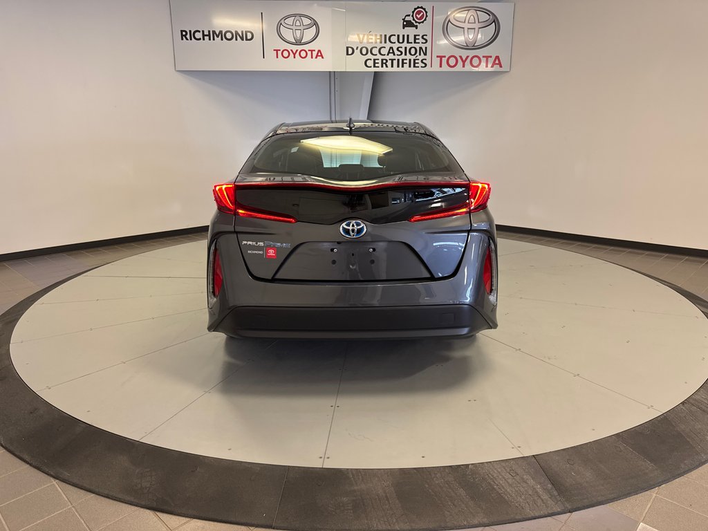 2022 Toyota PRIUS PRIME AMÉLIORÉ *TRÈS BEAU VÉHICULE* in Richmond, Quebec - 7 - w1024h768px