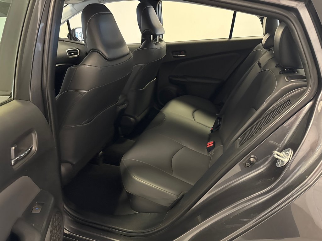 2022 Toyota PRIUS PRIME AMÉLIORÉ *TRÈS BEAU VÉHICULE* in Richmond, Quebec - 16 - w1024h768px