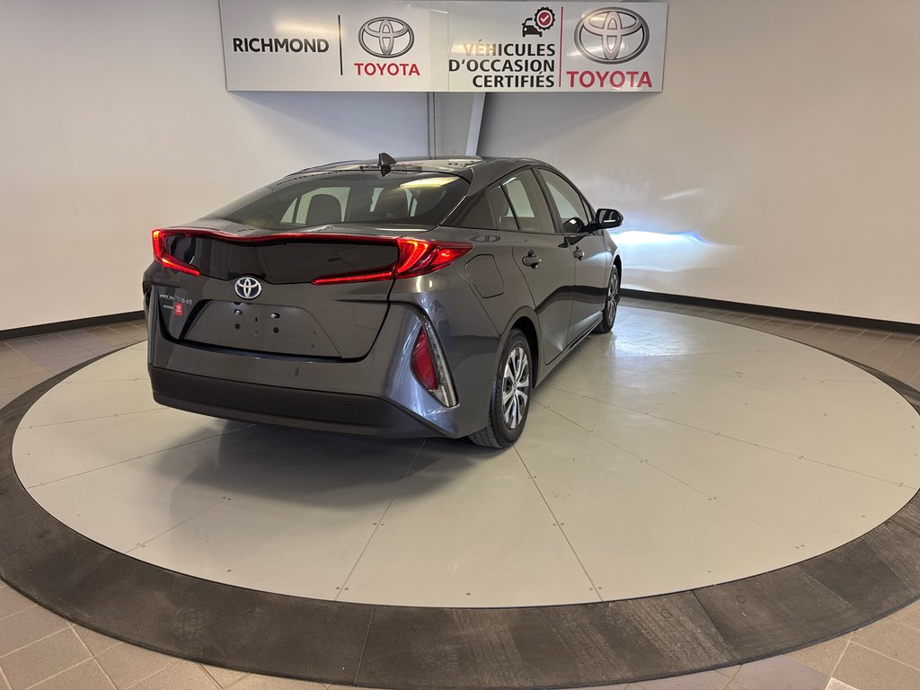 2022 Toyota PRIUS PRIME AMÉLIORÉ *TRÈS BEAU VÉHICULE* in Richmond, Quebec - 8 - w1024h768px