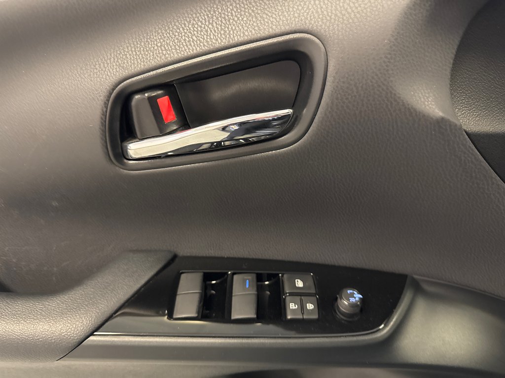 2022 Toyota PRIUS PRIME AMÉLIORÉ *TRÈS BEAU VÉHICULE* in Richmond, Quebec - 32 - w1024h768px