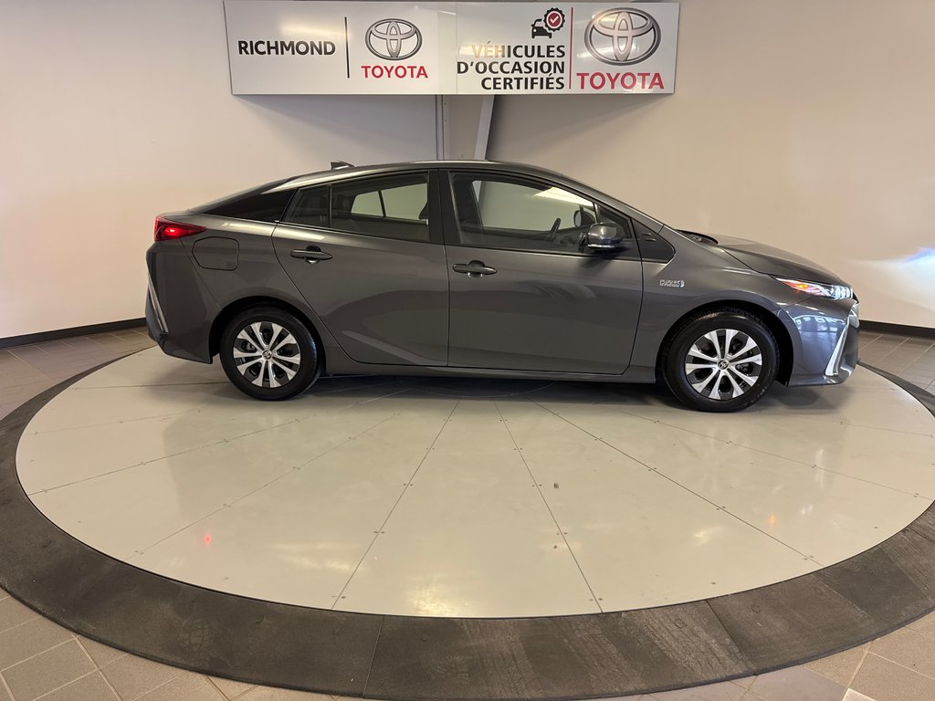 2022 Toyota PRIUS PRIME AMÉLIORÉ *TRÈS BEAU VÉHICULE* in Richmond, Quebec - 10 - w1024h768px
