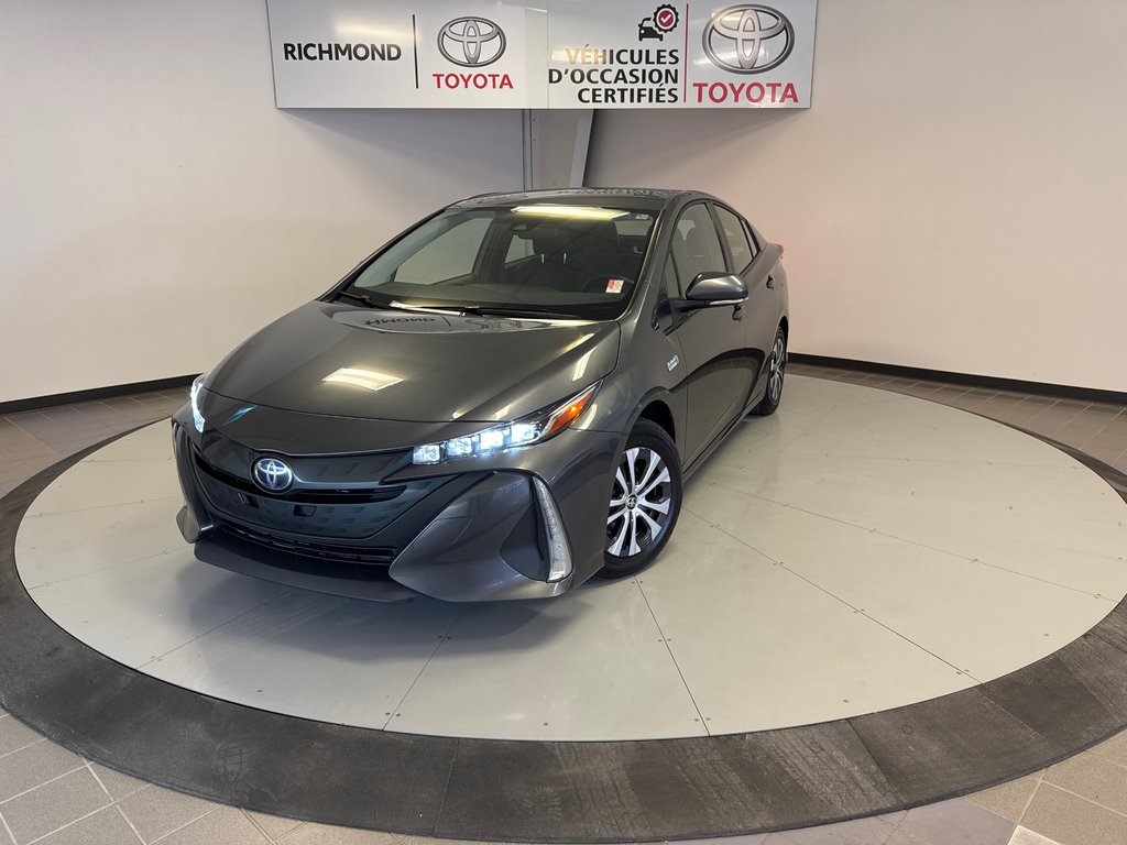 2022 Toyota PRIUS PRIME AMÉLIORÉ *TRÈS BEAU VÉHICULE* in Richmond, Quebec - 1 - w1024h768px