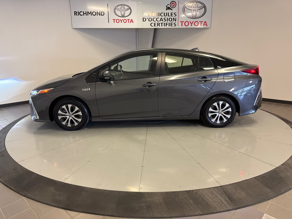 2022 Toyota PRIUS PRIME AMÉLIORÉ *TRÈS BEAU VÉHICULE* in Richmond, Quebec - 4 - w1024h768px
