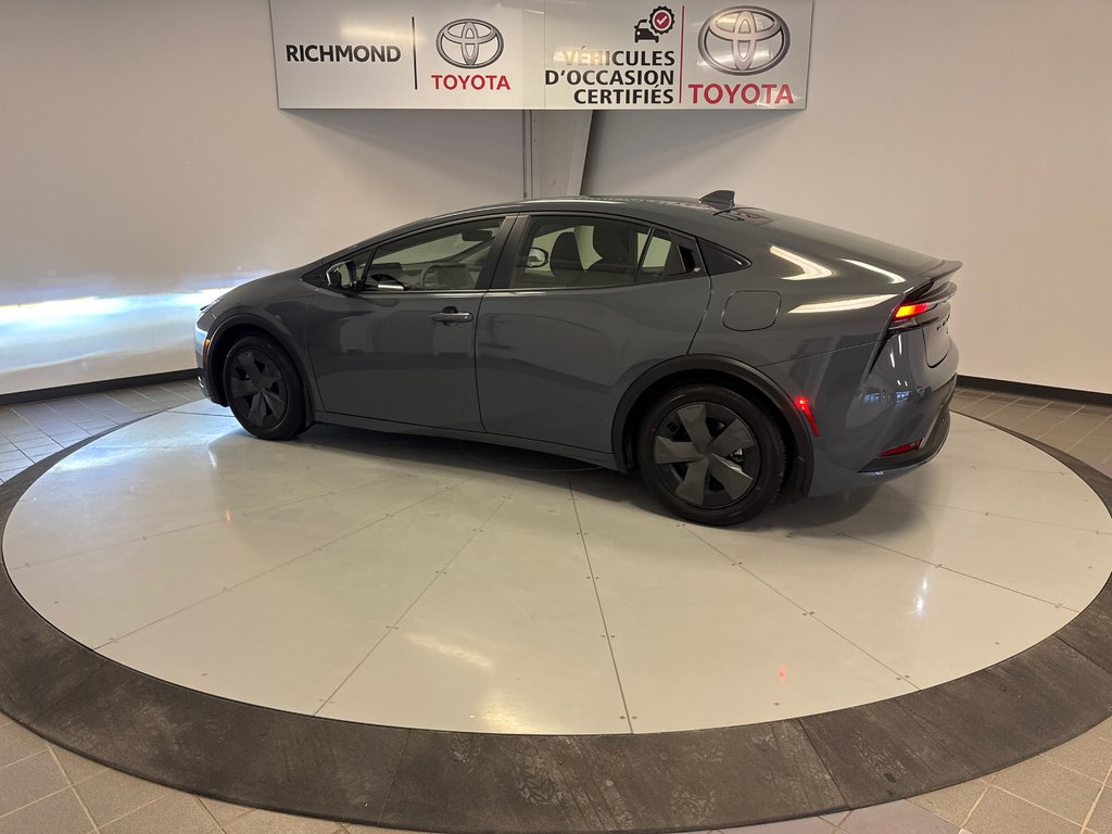 Toyota PRIUS PRIME SE 2024 à Richmond, Québec - 5 - w1024h768px