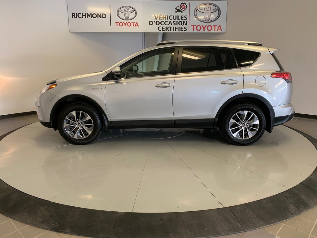 2016  RAV4 Hybrid LE+ in Richmond, Quebec - 4 - w1024h768px