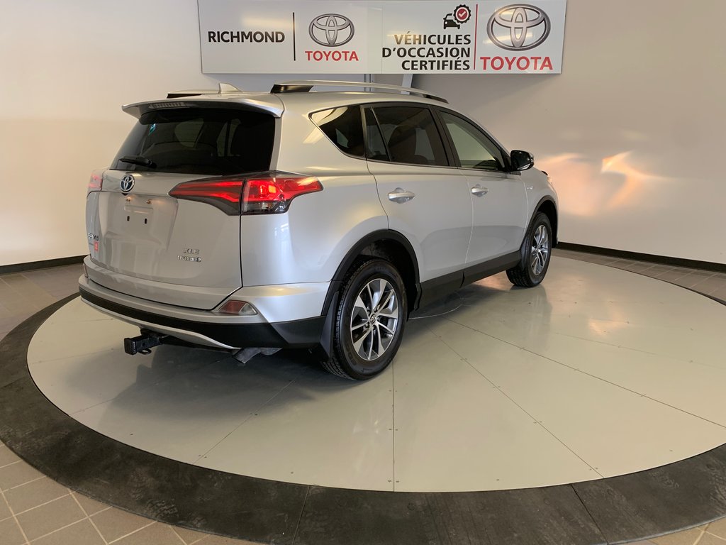 2016  RAV4 Hybrid LE+ in Richmond, Quebec - 8 - w1024h768px