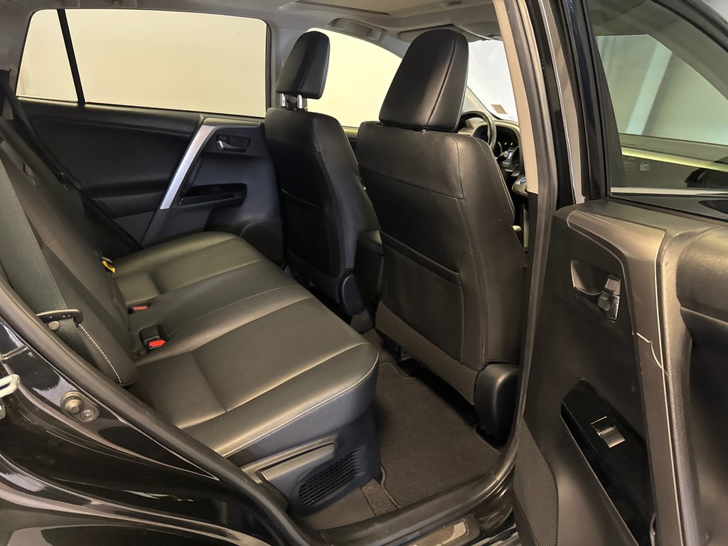 Toyota RAV4 Hybrid LIMITED *TRÈS BEAU VÉHICULE* 2016 à Richmond, Québec - 18 - w1024h768px