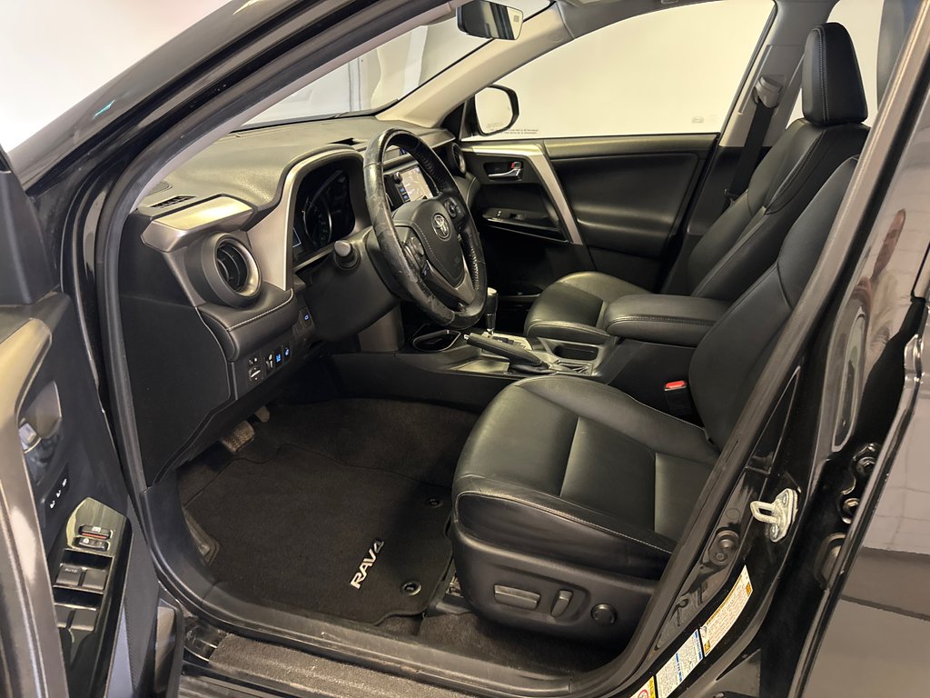 Toyota RAV4 Hybrid LIMITED *TRÈS BEAU VÉHICULE* 2016 à Richmond, Québec - 15 - w1024h768px