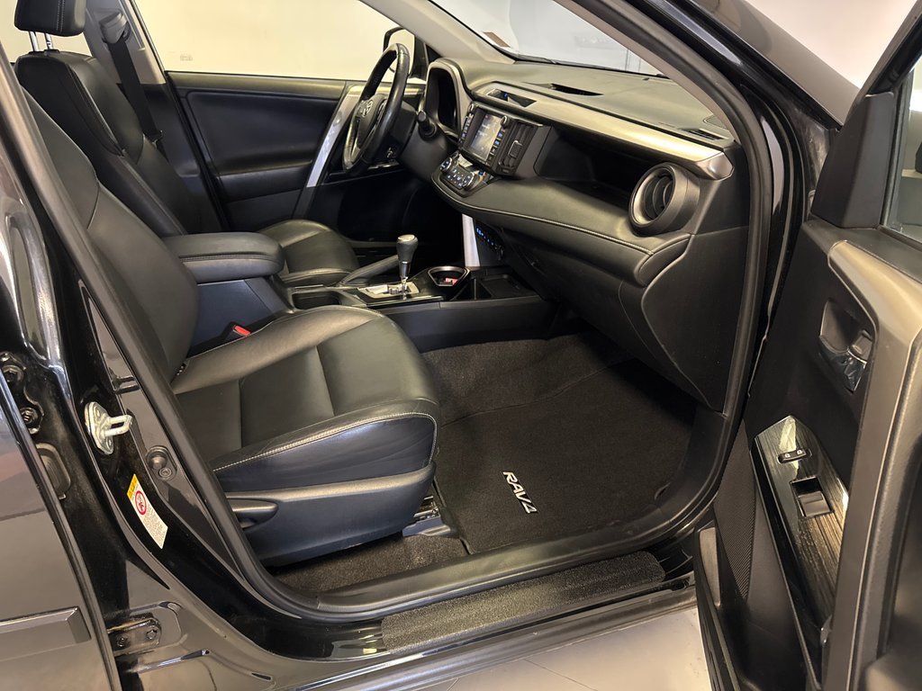 Toyota RAV4 Hybrid LIMITED *TRÈS BEAU VÉHICULE* 2016 à Richmond, Québec - 19 - w1024h768px