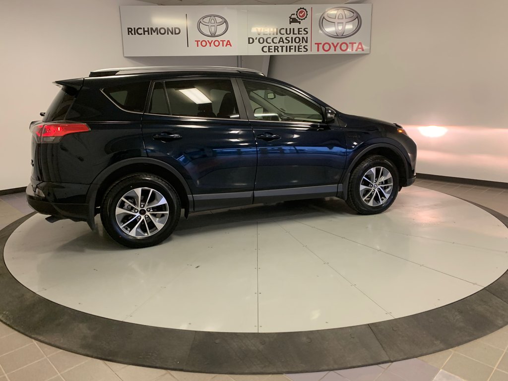 RAV4 Hybrid LE+ 2017 à Richmond, Québec - 13 - w1024h768px