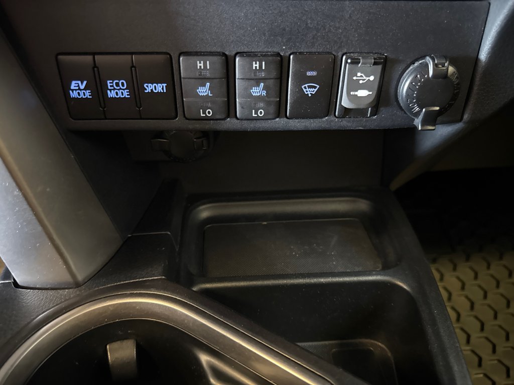 Toyota RAV4 Hybrid XLE AWD 2017 à Richmond, Québec - 28 - w1024h768px