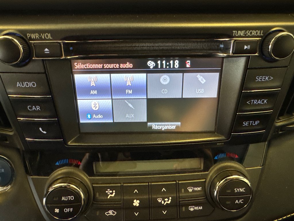 Toyota RAV4 Hybrid XLE AWD 2017 à Richmond, Québec - 22 - w1024h768px