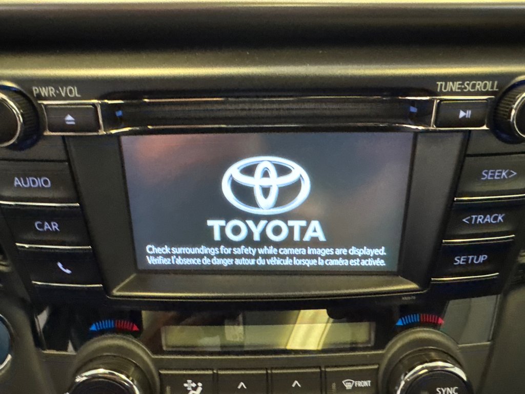 Toyota RAV4 Hybrid XLE AWD 2017 à Richmond, Québec - 21 - w1024h768px