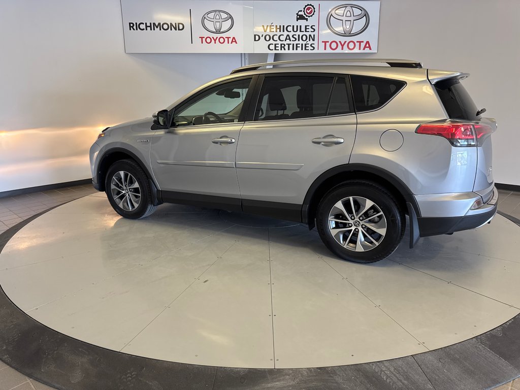 Toyota RAV4 Hybrid XLE AWD 2017 à Richmond, Québec - 5 - w1024h768px