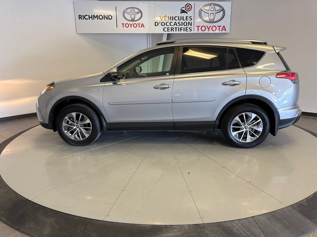 Toyota RAV4 Hybrid XLE AWD 2017 à Richmond, Québec - 4 - w1024h768px