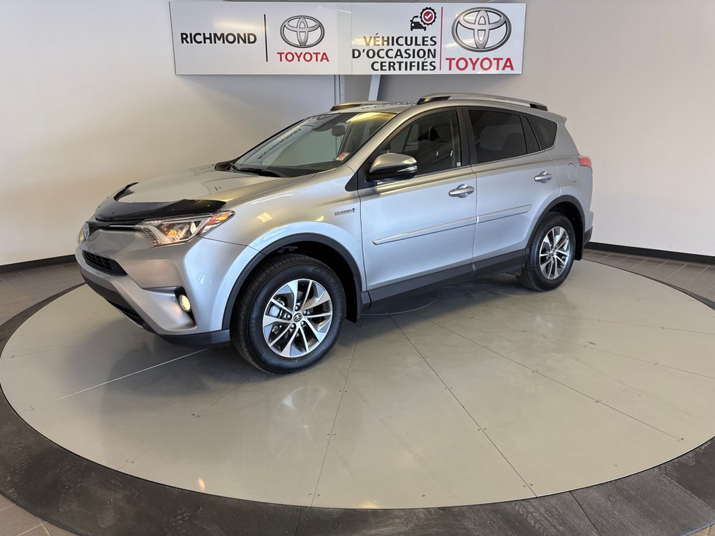 Toyota RAV4 Hybrid XLE AWD 2017 à Richmond, Québec - 3 - w1024h768px