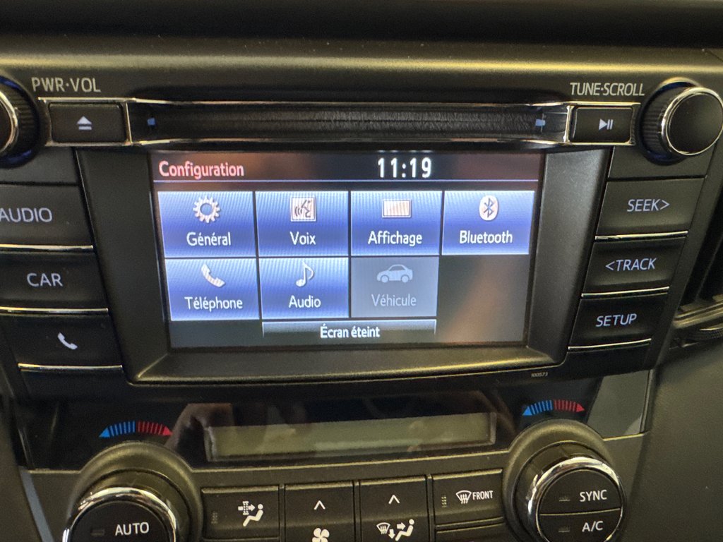 Toyota RAV4 Hybrid XLE AWD 2017 à Richmond, Québec - 25 - w1024h768px