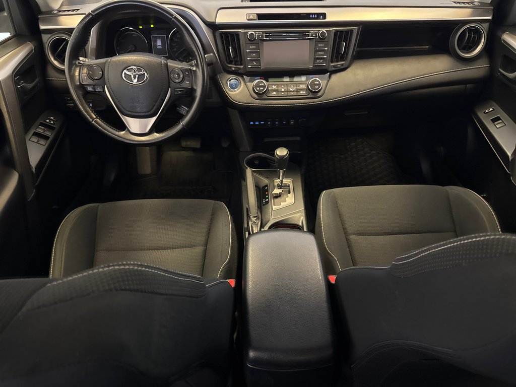 Toyota RAV4 Hybrid XLE AWD 2017 à Richmond, Québec - 14 - w1024h768px