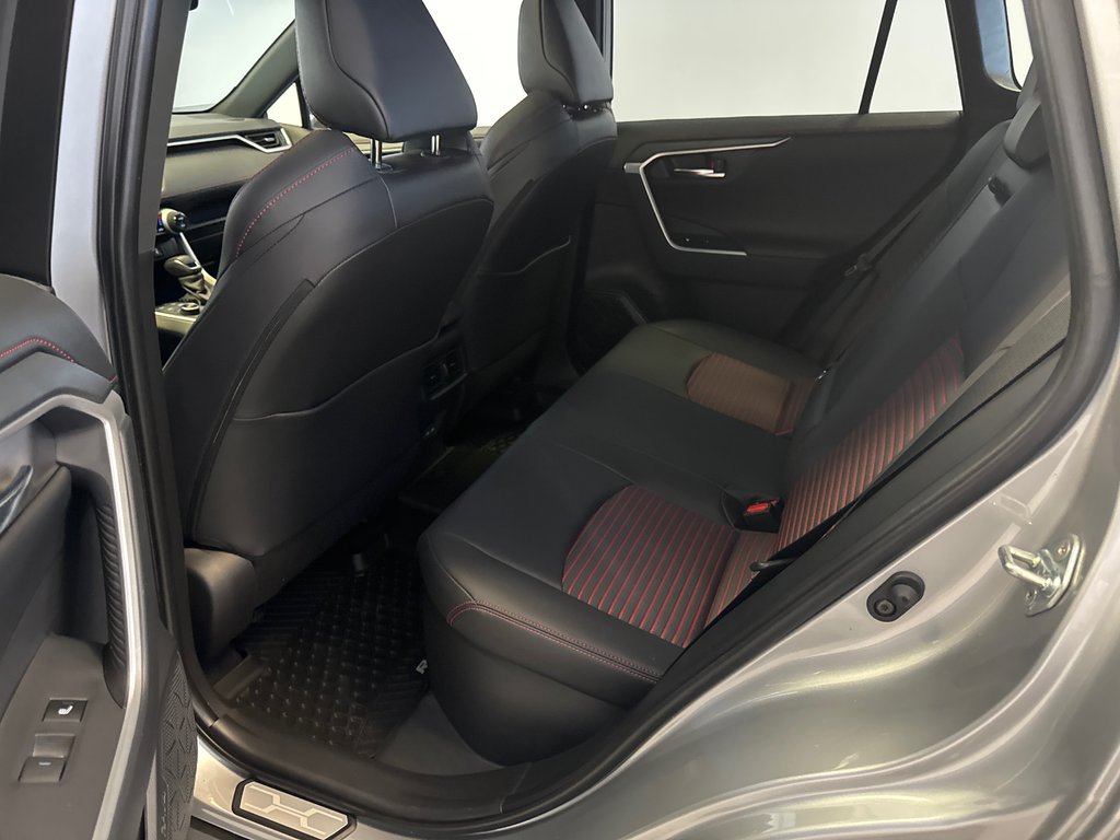 2025 Toyota RAV4 Plug-In Hybrid XSE AWD *RABAIS DÉMO* in Richmond, Quebec - 18 - w1024h768px