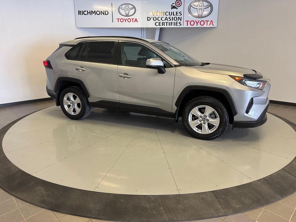 2019 Toyota RAV4 LE AWD *BAS KILOMÉTRAGE* in Richmond, Quebec - 12 - w1024h768px