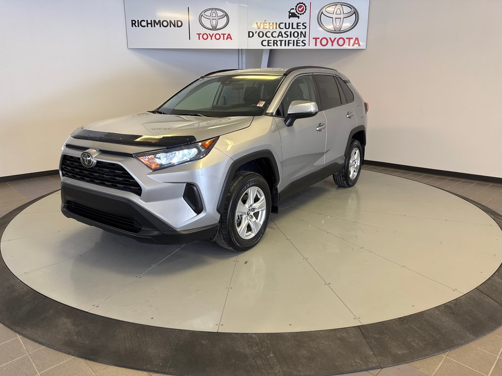 2019 Toyota RAV4 LE AWD *BAS KILOMÉTRAGE* in Richmond, Quebec - 2 - w1024h768px