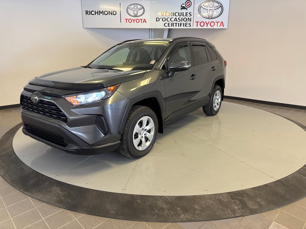 Toyota RAV4 LE AWD 2020 à Richmond, Québec - 2 - w1024h768px