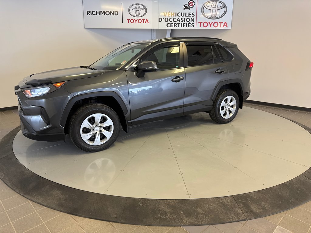 Toyota RAV4 LE AWD 2020 à Richmond, Québec - 3 - w1024h768px