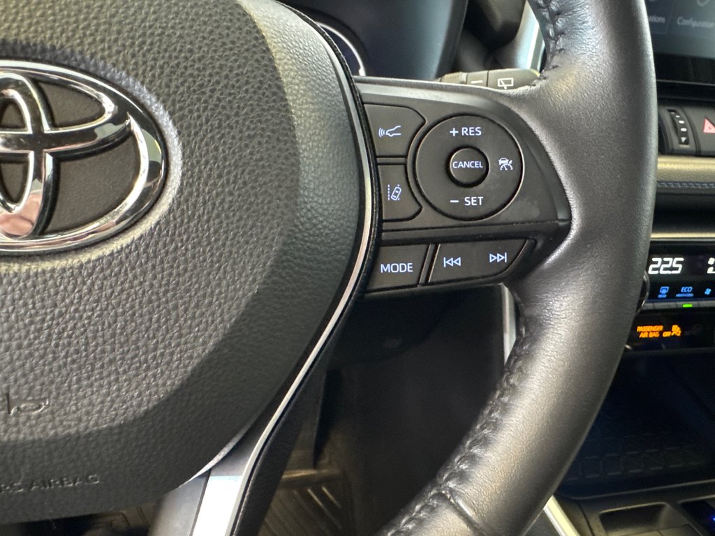 2020 Toyota RAV4 in Richmond, Quebec - 31 - w1024h768px