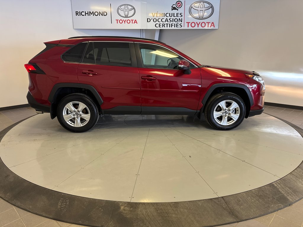 2020 Toyota RAV4 XLE FWD *TRÈS BEAU VÉHICULE* in Richmond, Quebec - 10 - w1024h768px